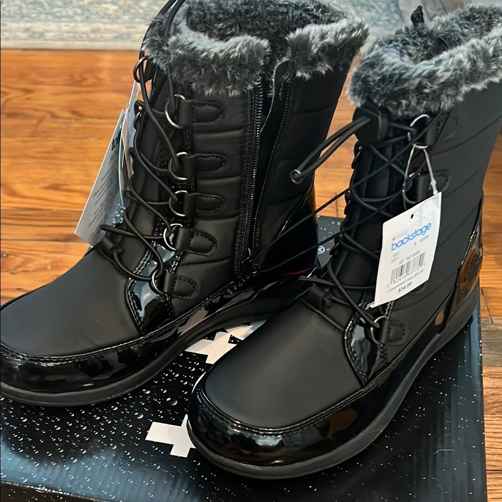 Women's Black Winter Boots Totes Size 7M - New in Box